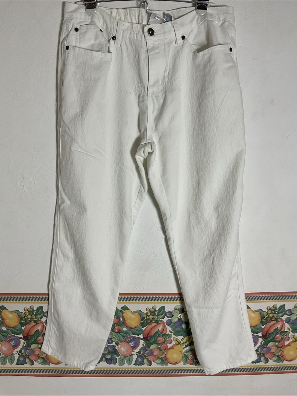 DG2 Diane Gilman White Straight Leg Denim Jeans Size 12P Accent Patch